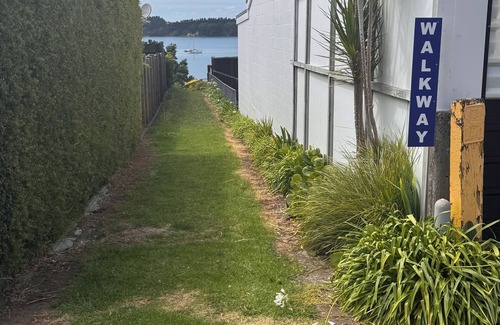 Omokoroa Cottage | Seaside Cottage in Omokoroa, just metres from the beach