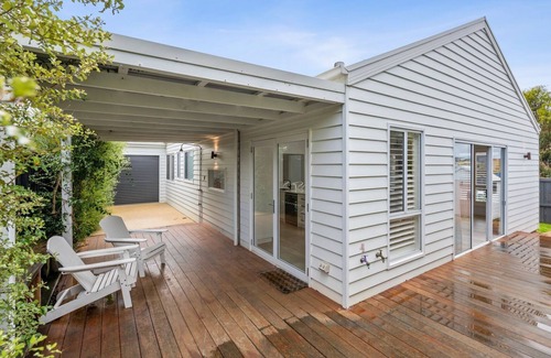 Torquay House | Seaside Cove, the relaxed feel of the beach