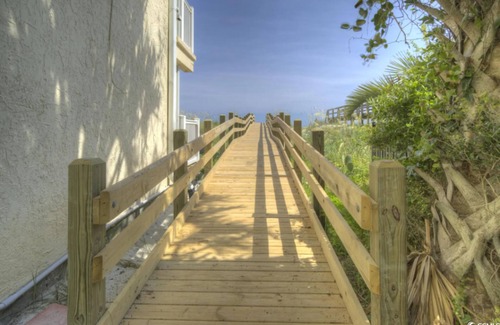 Crescent Beach Condo | Seaside Elegance Your Coastal Getaway