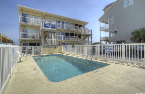 Crescent Beach Condo | Seaside Elegance Your Coastal Getaway