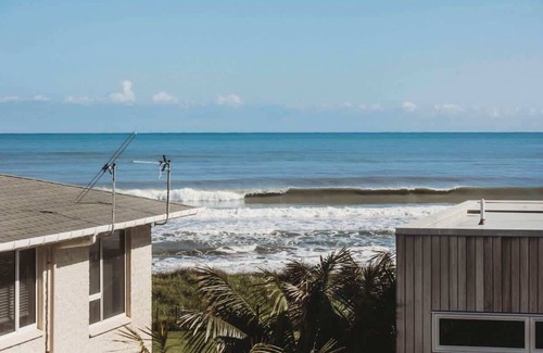 Rewa House | Seaside Family Bach in New Plymouth