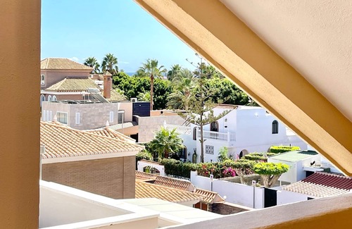 Roquetas de Mar Apartment | Seaside Flat with Shared Pool