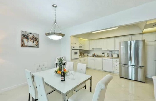 Golden Beach Hotel | Seaside Getaway - 414