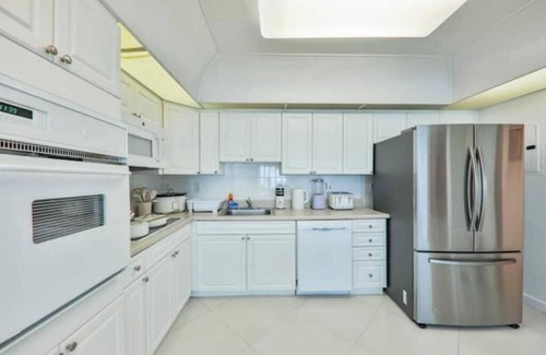 Golden Beach Hotel | Seaside Getaway - 414