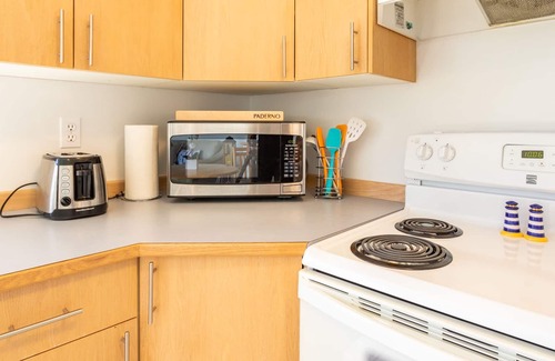 Campbell River House | Seaside Guest Suite