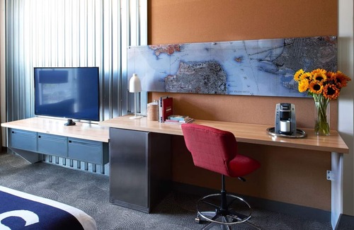 Fisherman's Wharf Hotel | Seaside Haven with Access Panoramic Bay Views | Two Pet-friendly Rooms