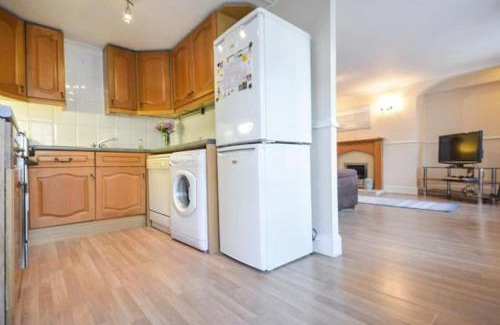 Dunbar Apartment | Seaside High Street Homely Hideaway