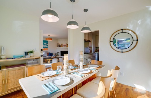 Mescal Corridor NW House | Seaside Home w/Hot Tub & Patio: Close to Beaches!