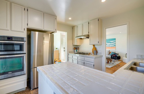 Mescal Corridor NW House | Seaside Home w/Hot Tub & Patio: Close to Beaches!
