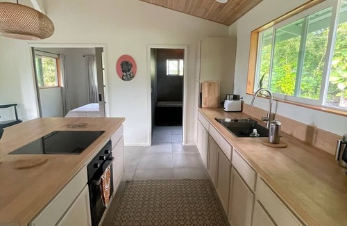 Kehena Apartment | Seaside House, a Peaceful 2 Bedroom Retreat in walking distance to Kehena Beach