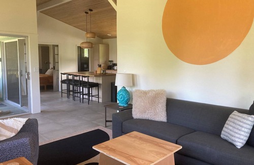 Kehena Apartment | Seaside House, a Peaceful 2 Bedroom Retreat in walking distance to Kehena Beach