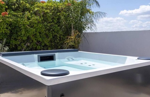 Villanova Villa | [Seaside House] Exclusive Villa with Jacuzzi - Ostuni - 200 meters from the sea