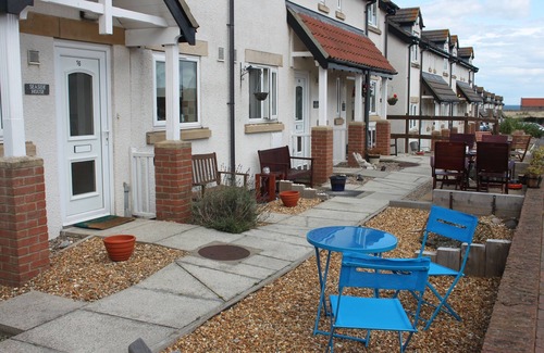 Seahouses House | Seaside House, ideally located on the edge of the coastal village of Seahouses