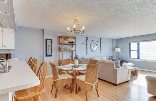 Indian Beach Condo | Seaside Indian Beach Getaway w/Balcony + Views!
