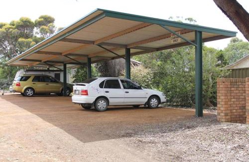 Kingscote Apartment | Seaside Lodge- Hurry, book now for backpackers price with 2 bedrooms-Esplanade and Buller St Kingscote-pay half then other half a week before arrival