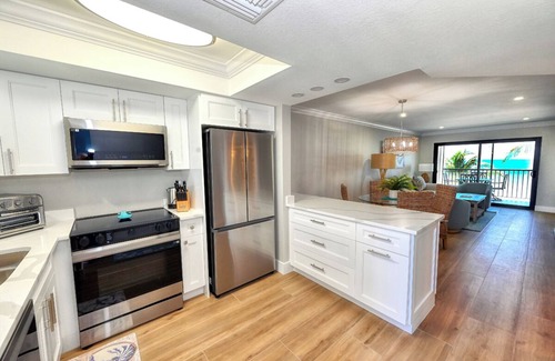 Mid Island Condo | Seaside Oasis at Seaside Resort Unit 309