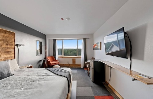 Long Beach Hotel | Seaside Resort! 2 Classy Units, Indoor Pool, Full-service Spa, Pets are Allowed!