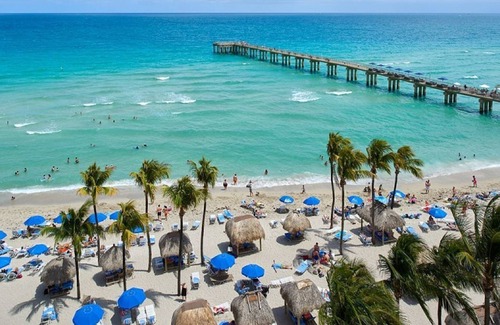Sunny Isles Beach Resort | Seaside Retreat in this Amazing Property! Stunning City View Room