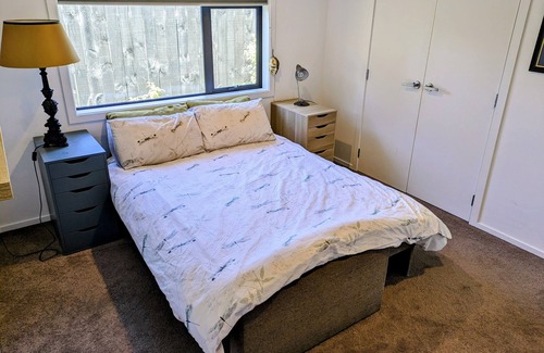 Dunedin House | Seaside Retreat in Blueskin Bay (near Dunedin) - Modern House Nestled in Nature