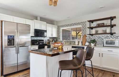 Glendale House | Seaside Sanctuary | Pool, Golf, Firepit & More