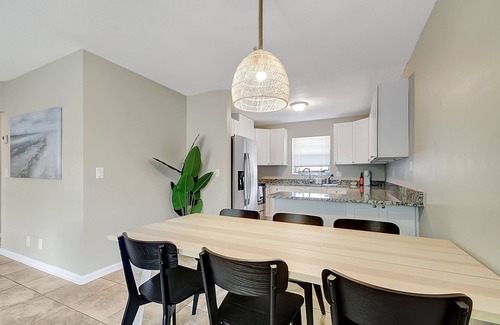 Lantana House | Seaside Serenity: 2BR, Walk to Beach & Restaurants!