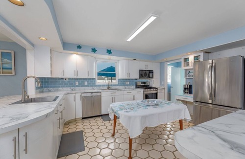 Southend House | Seaside Serenity: Family Friendly Retreat in Brigantine