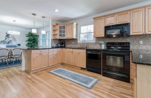 Hampton Bays House | Seaside Serenity with Huge Backyard & Pool. Dog-Friendly!n