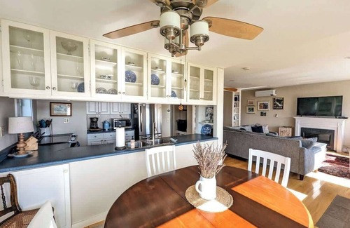Ellsworth House | Seaside Spindle Cottage