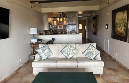 Saint Simons Island Condo | Seaside Splendor: Comfortable Living at Ocean Lodge