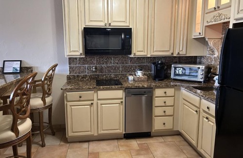 Saint Simons Island Condo | Seaside Splendor: Comfortable Living at Ocean Lodge