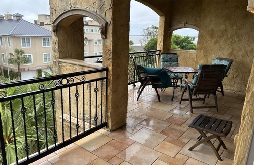 Saint Simons Island Condo | Seaside Splendor: Comfortable Living at Ocean Lodge