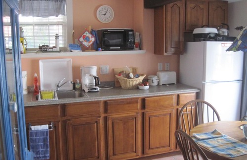 Rockport Apartment | Seaside vacation studio steps from beaches and harbor area in historic Rockport