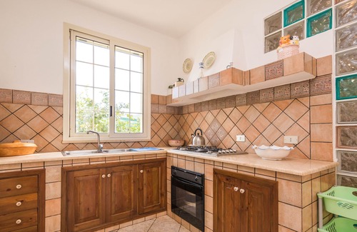 Lascari House | Seaside villa with 8 beds and garden