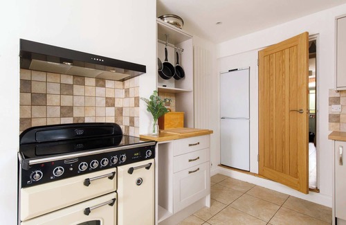 Felpham House | Seaside Villa with Garden, 40m to Beach