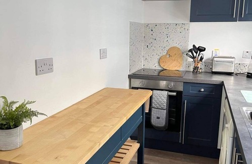 Bridlington House | SeasideEscape-2Br-Sleeps4-Parking-PetsOK-Fireplace
