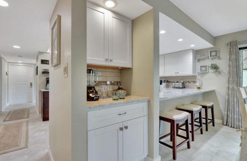 Biggar House | Seasonal Bliss in Fort Myers Florida Lake and Golf Views with Golf Membership Available