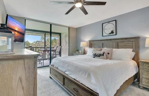 Biggar House | Seasonal Bliss in Fort Myers Florida Lake and Golf Views with Golf Membership Available
