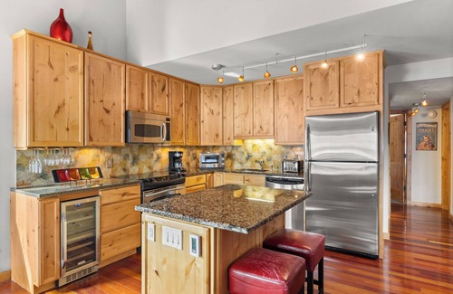 Snowmass Village Condo | Seasons Four by Snowmass Vacations