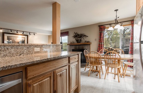 Snowmass Village Condo | Seasons Four by Snowmass Vacations