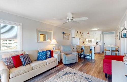 Morehead City Apartment | Seaspray 320