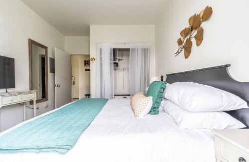 Belltown Apartment | Seattle Among The Trees: in Belltown w/Parking!
