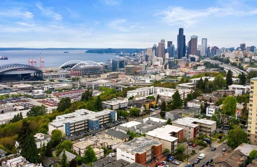 North Beacon Hill Apartment | Seattle Cloud 2BR Prime Location