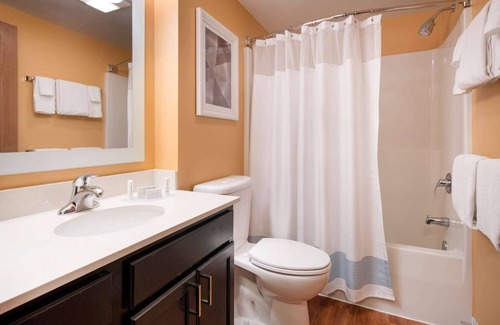 Renton Hotel | Seattle Family Adventures: 3 Studios - Free Airport Shuttle to SEA, Pet-Friendly
