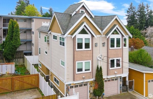 Broadview House | Seattle Gem - Cozy Private 1 Bed 1 Bath with Shared Yard