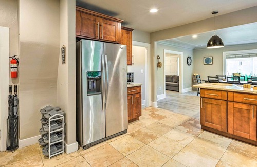 Victory Heights House | Seattle Home w/ Private Yard ~ 8 Mi to Dtwn!