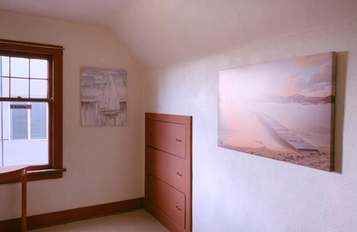 Eastlake House | Seattle Urban Village- Shasta
