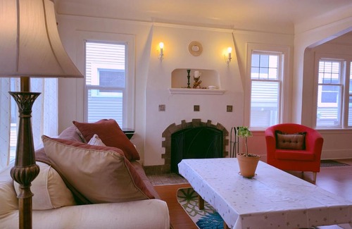 Eastlake House | Seattle Urban Village- Shasta