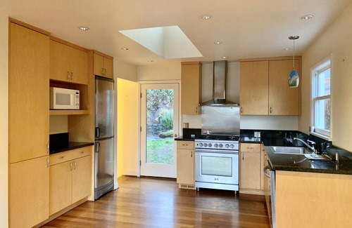 Columbia City House | Seattle Vacation Home - Columbia City 3