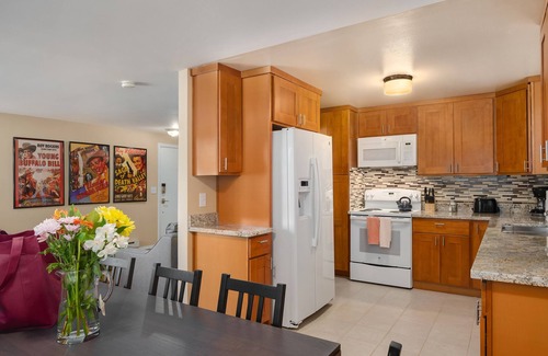 Stevens House | Seattle Vacation Home - Roy Street