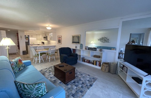 Booktown Condo | Seaview 1 bed condo in Landmark - longstay
